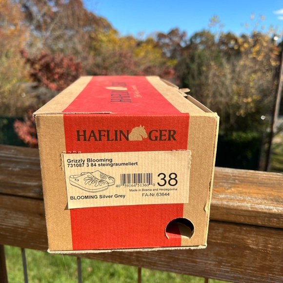 ⭐️ RARE⭐️ NWT Haflinger 38 Grizzly Blooming Blue Clog Slipper floral - Picture 8 of 8
